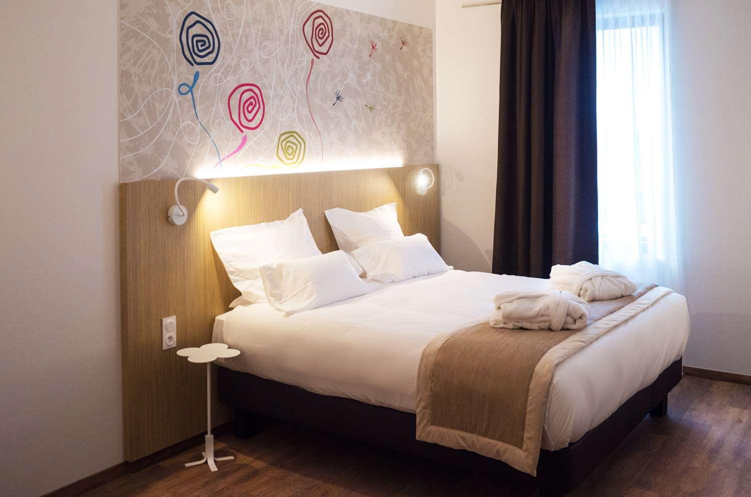 Kyriad Prestige Amiens Poulainville - Hotel And Spa Bagian luar foto