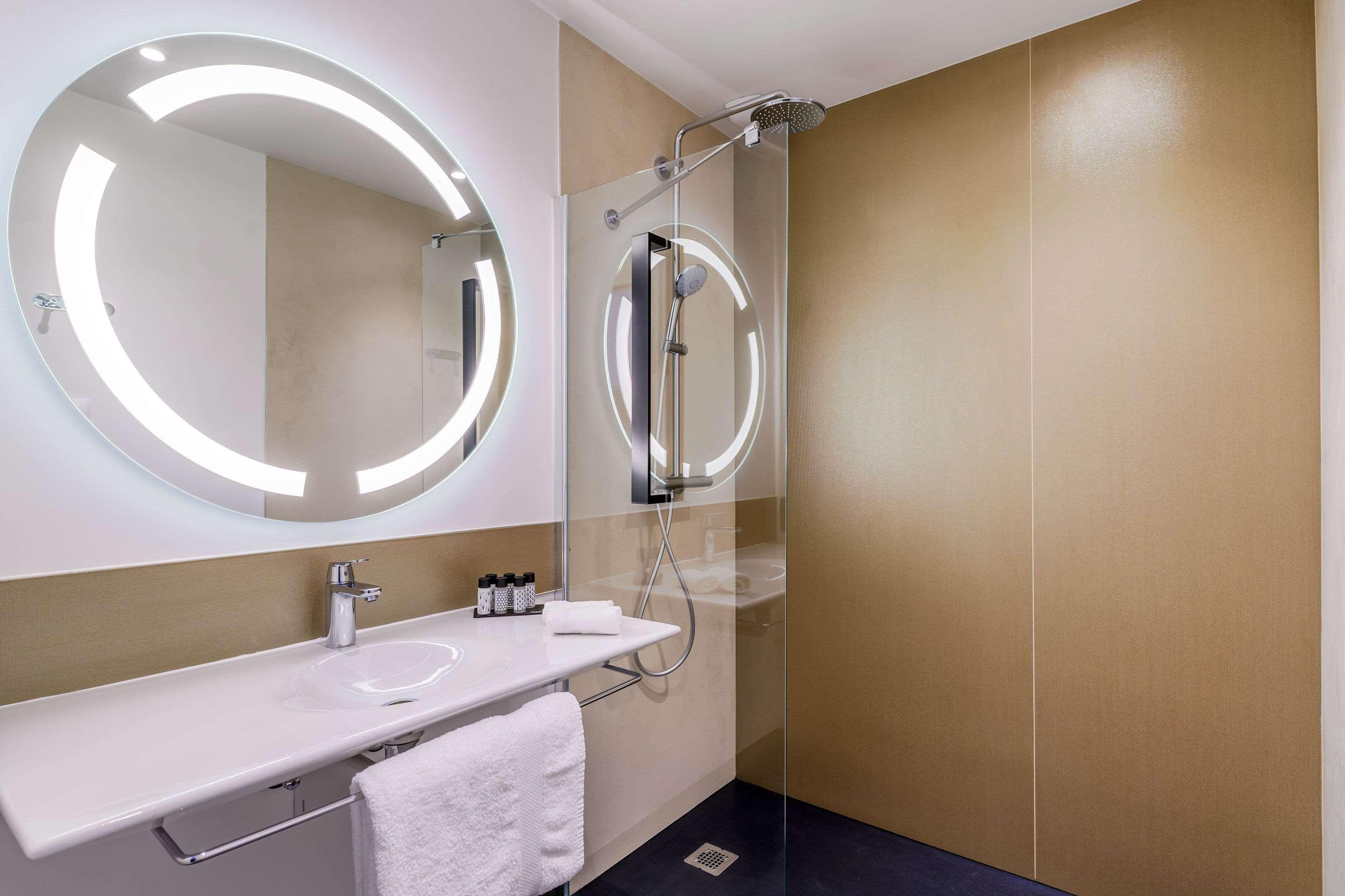 Kyriad Prestige Amiens Poulainville - Hotel And Spa Bagian luar foto