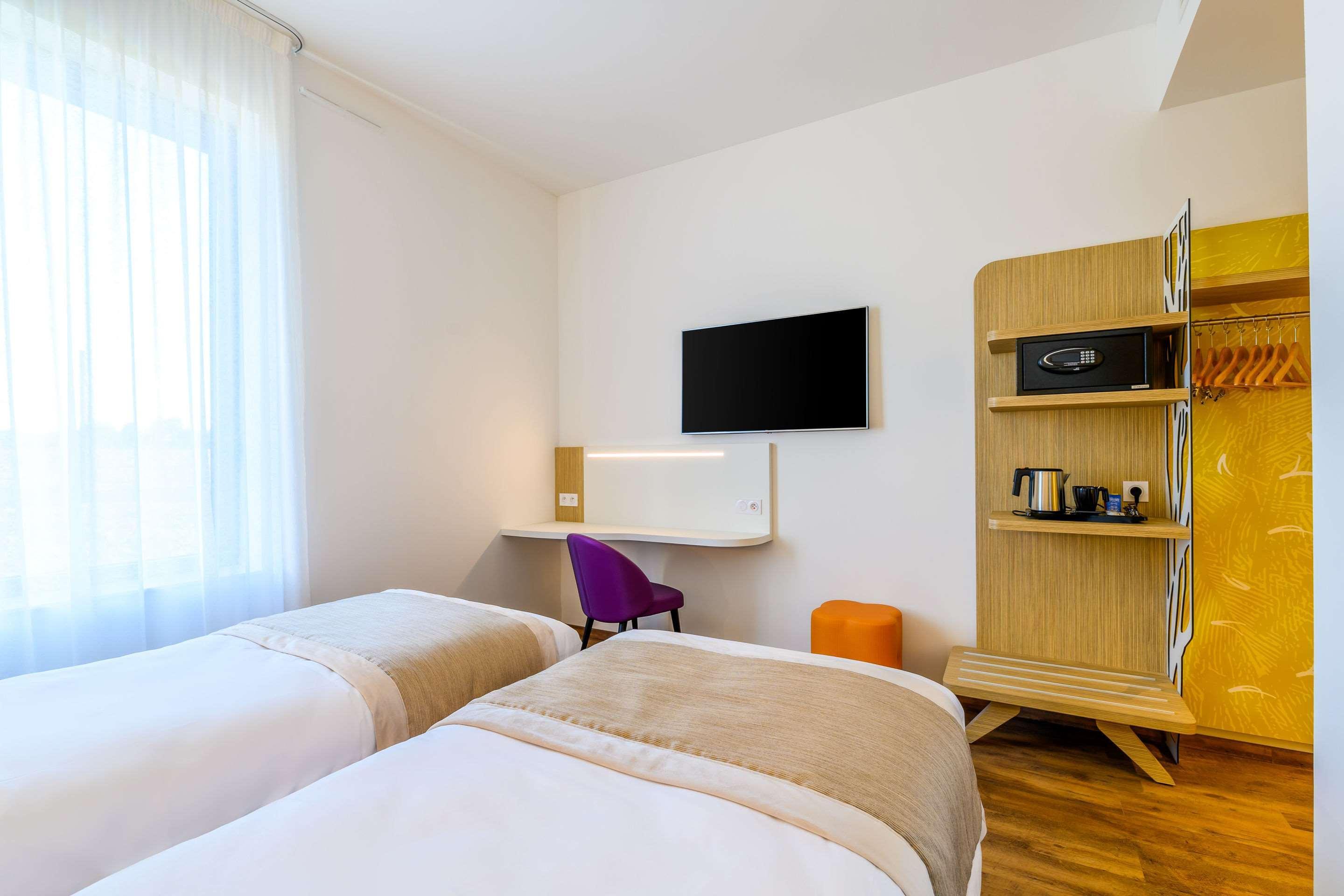 Kyriad Prestige Amiens Poulainville - Hotel And Spa Bagian luar foto