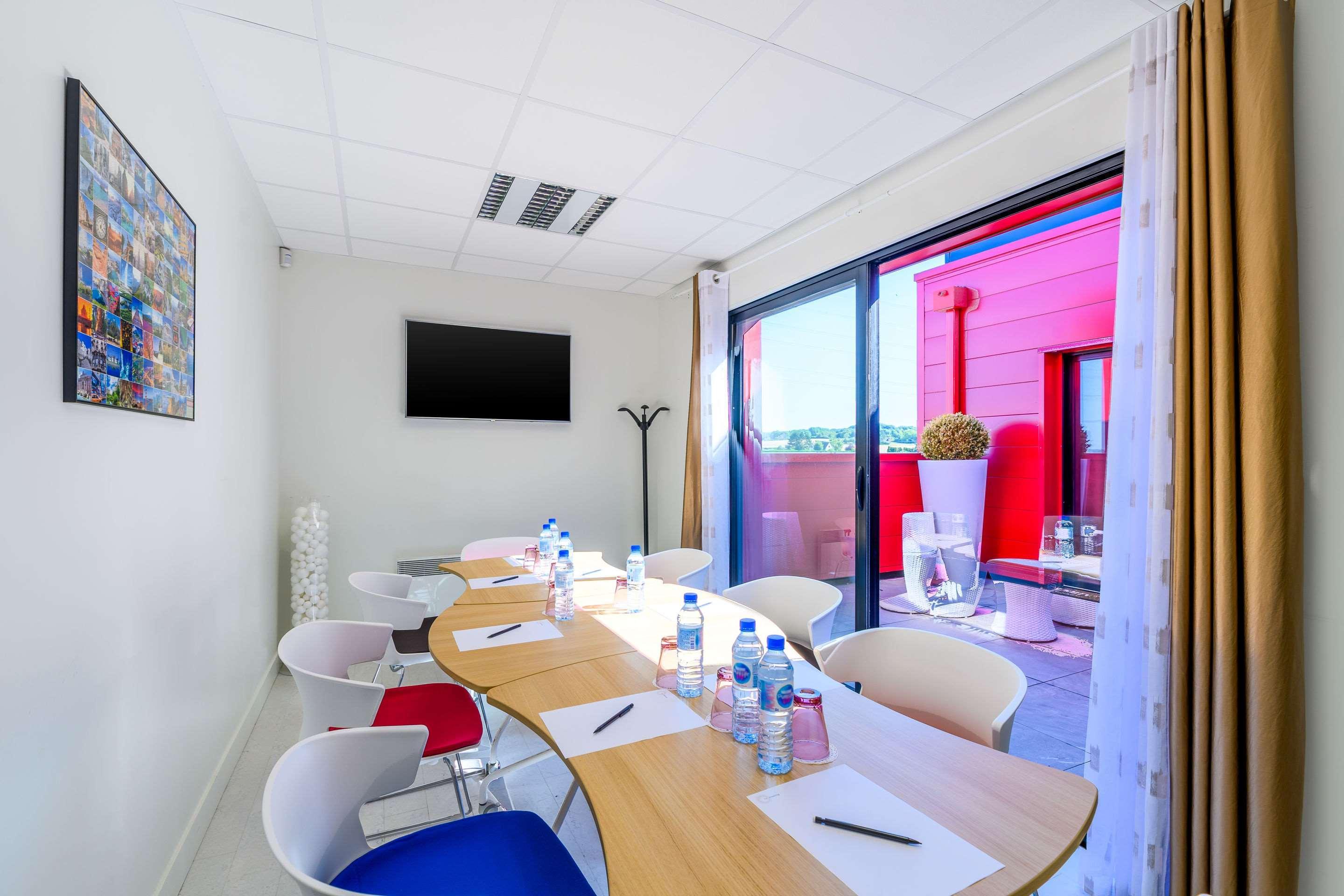 Kyriad Prestige Amiens Poulainville - Hotel And Spa Bagian luar foto