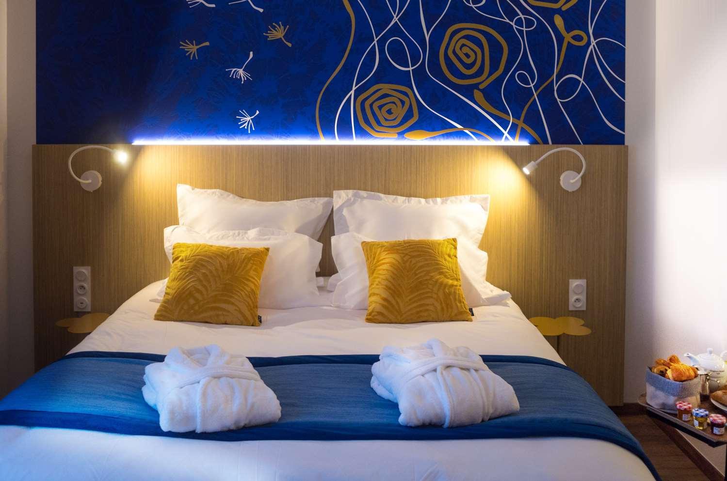 Kyriad Prestige Amiens Poulainville - Hotel And Spa Bagian luar foto