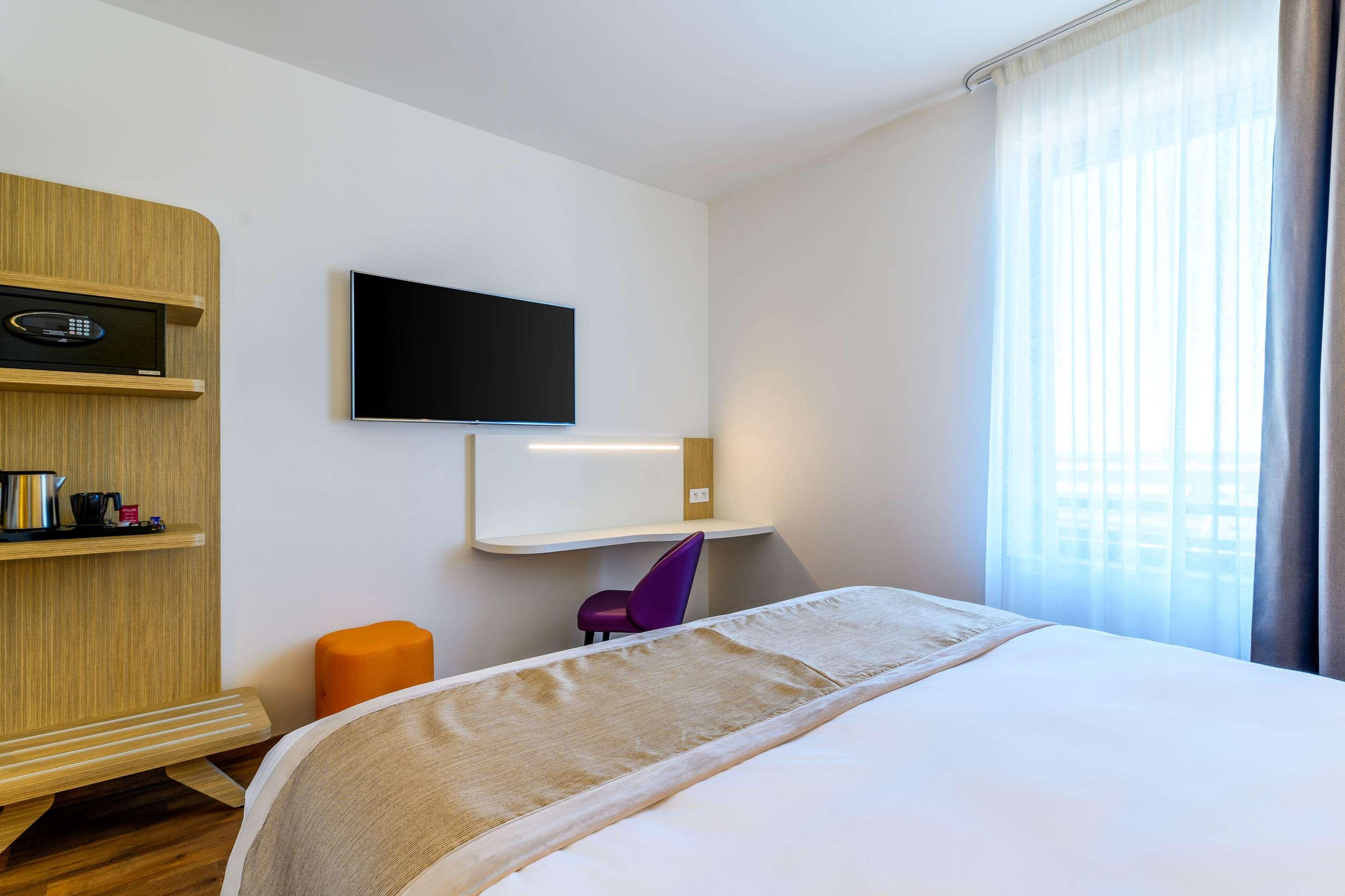 Kyriad Prestige Amiens Poulainville - Hotel And Spa Bagian luar foto